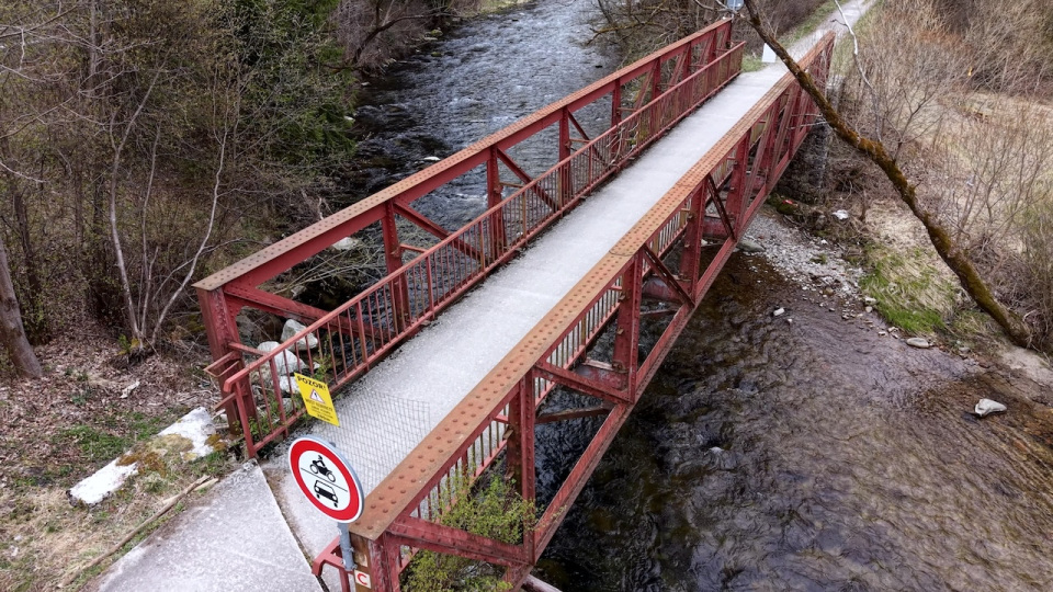 Most úplne uzavreli